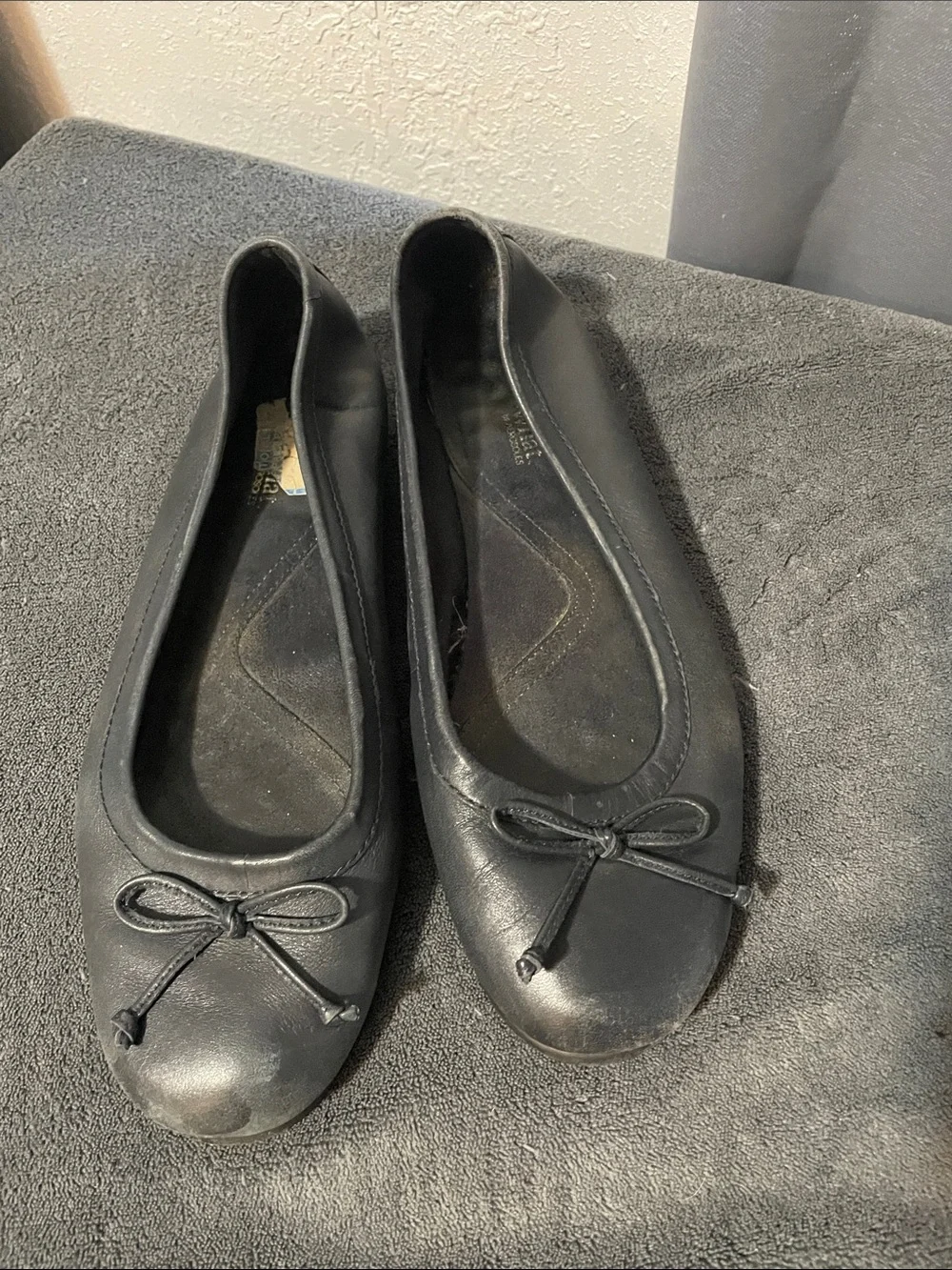 AEROSOLES Black Bow Ballet Flats